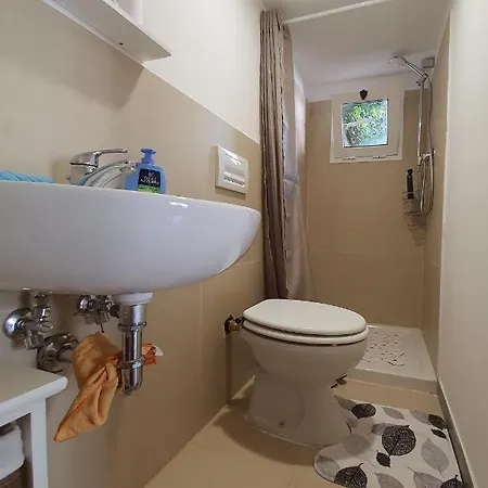 Apartamento Marina Di Monolocale Con Porticato Pietrasanta