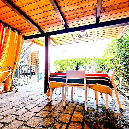 Apartamento Marina Di Monolocale Con Porticato