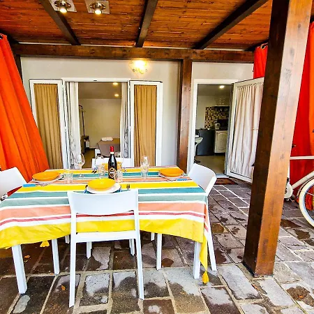 Marina Di Monolocale Con Porticato Apartamento